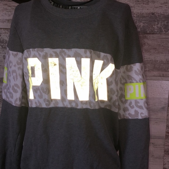 PINK Victorias Secret SOFT Leopard REFLECTIVE Crew Sweatshirt size XS - Picture 9 of 11